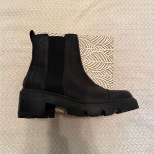 Sorel Black Chunky Heel Ankle Boots